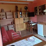 2376 公寓 *